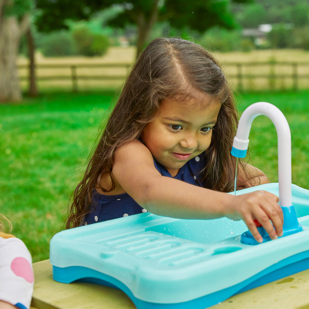 TP Wooden Picnic Bench With Basin & Tap
